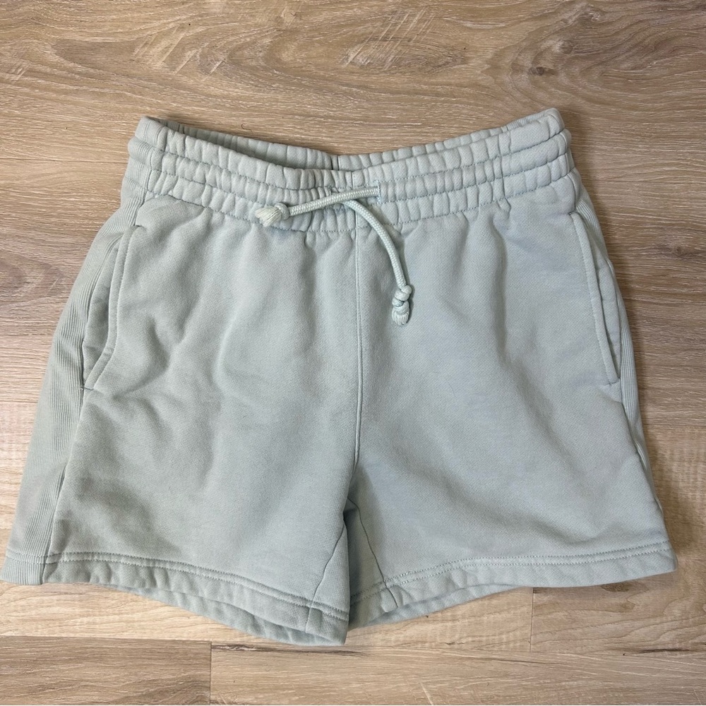 ◾️Aritzia TNA Cozy Fleece Boyfriend Lazy Sweatpant Short In Mint